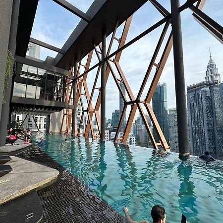 Scarletz Suites Klcc By Aura Kuala Lumpur Esterno foto