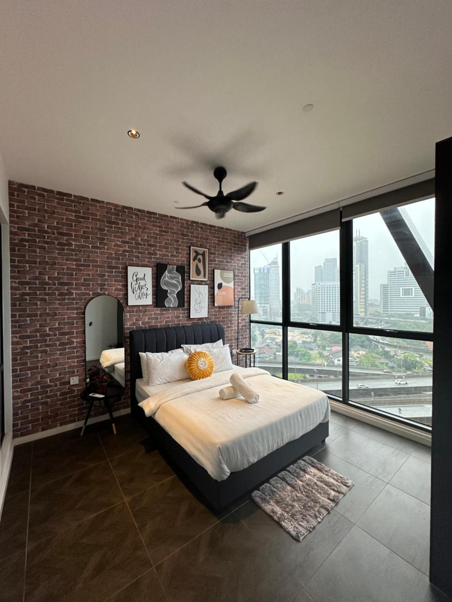 Scarletz Suites Klcc By Aura Kuala Lumpur Esterno foto