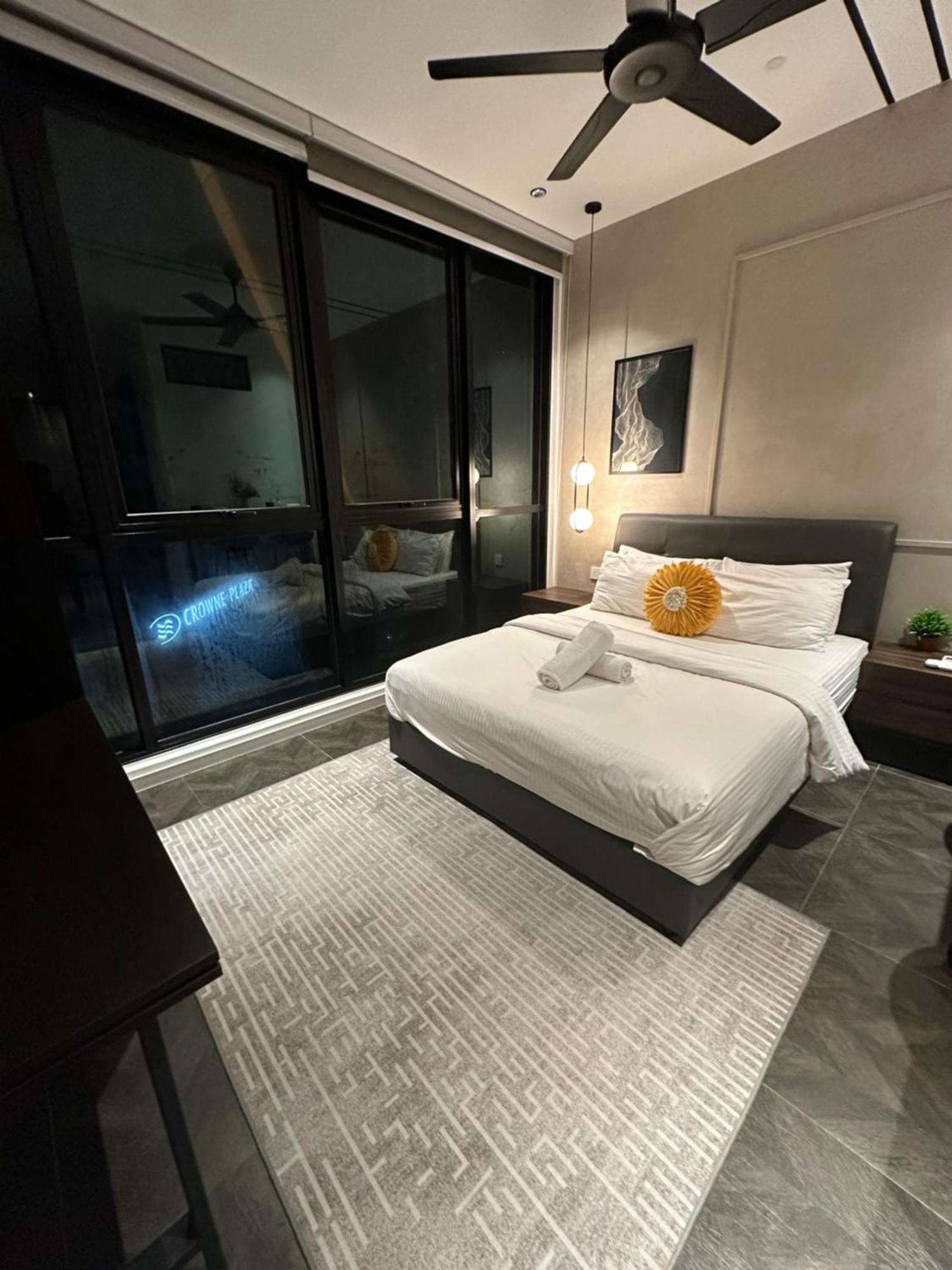 Scarletz Suites Klcc By Aura Kuala Lumpur Esterno foto